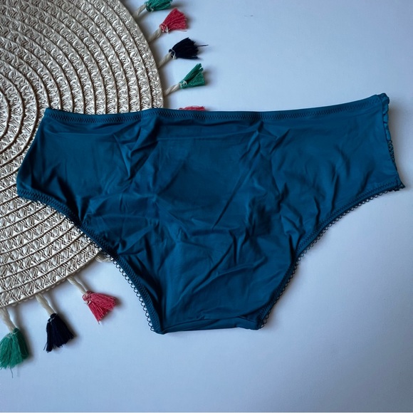 Victoria's Secret Love Cloud Lace Hiphugger Panty Blue Sapphire XS NEW - Picture 7 of 7